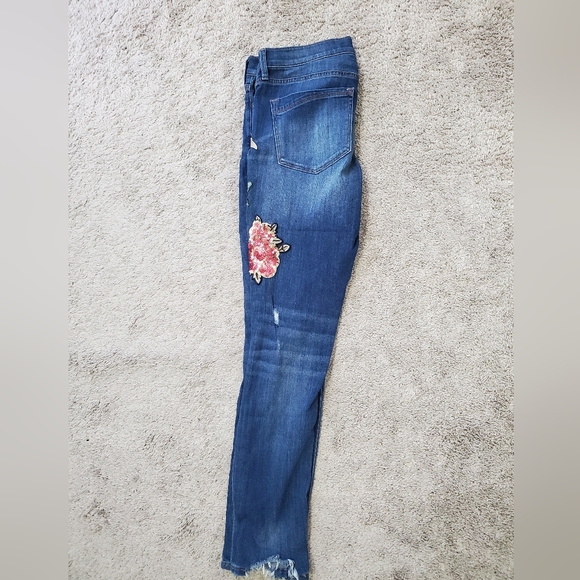 Sequins flower embellished distressed express jeans - Picture 2 of 4